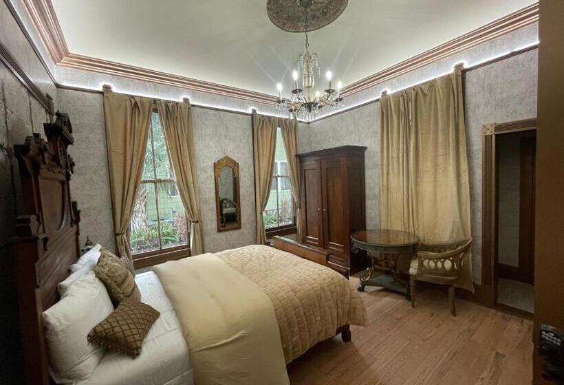 اتاق لوکس, 1001 Nights Historic Bed And Breakfast Adults Only