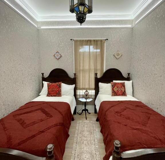 סוויטת ג'וניור עם מרפסת, 1001 Nights Historic Bed And Breakfast Adults Only