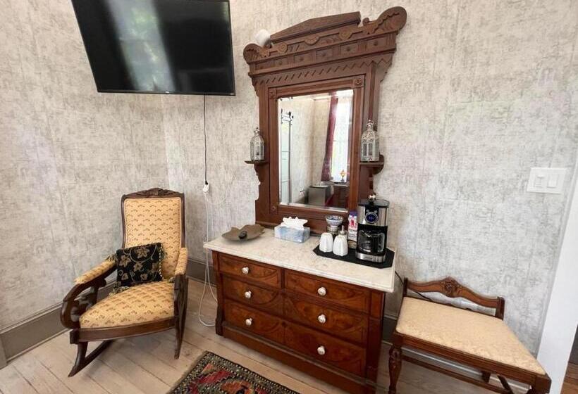 חדר דלוקס עם מרפסת, 1001 Nights Historic Bed And Breakfast Adults Only