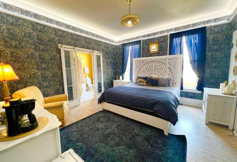اتاق سوپریور با تخت بزرگ, 1001 Nights Historic Bed And Breakfast Adults Only