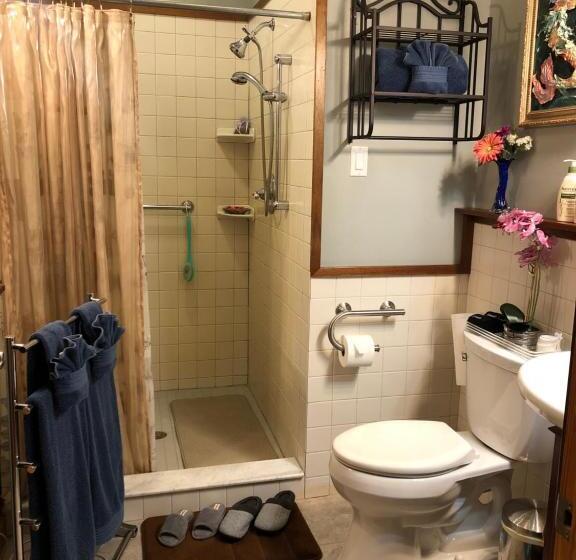 스탠다드 트리플 룸, Coppertoppe Inn & Retreat Center