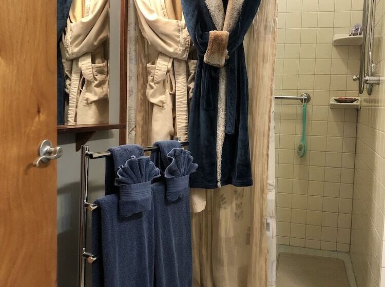 스탠다드 트리플 룸, Coppertoppe Inn & Retreat Center