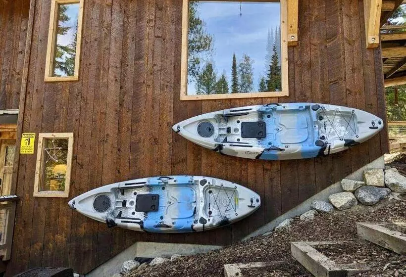 سوییت سوپریور, Jackson Hole Hideout