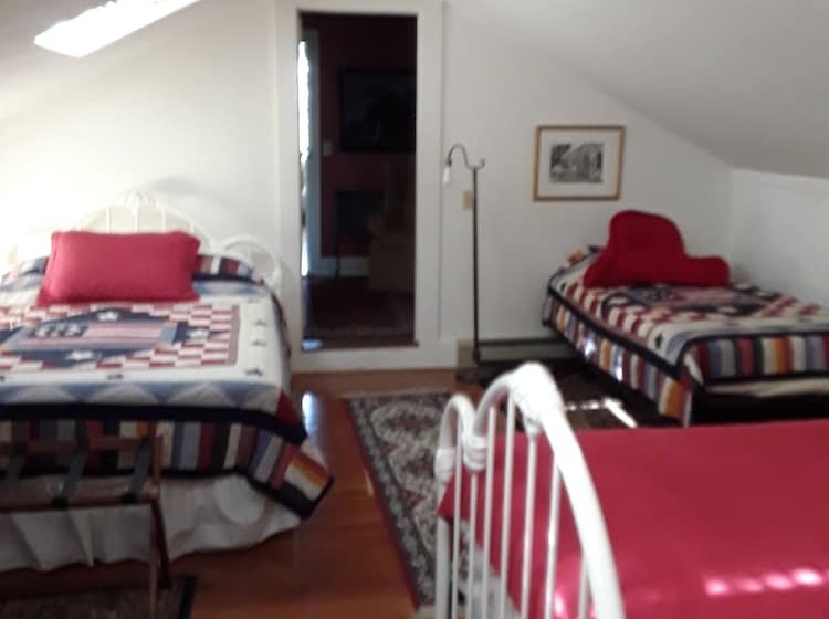 جناح عائلي, Pepper House Inn