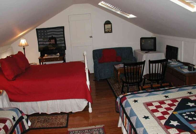 جناح عائلي, Pepper House Inn