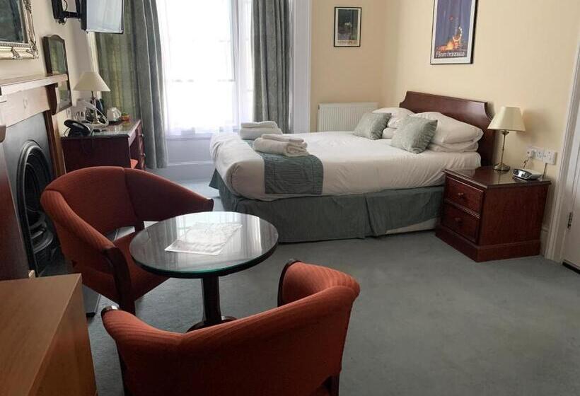 家庭间, Peregrine House