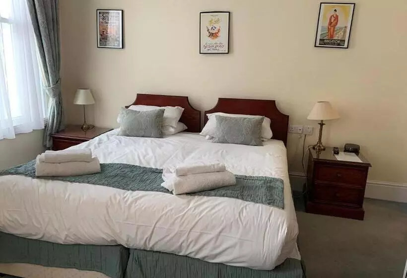 Standard-huone, Peregrine House