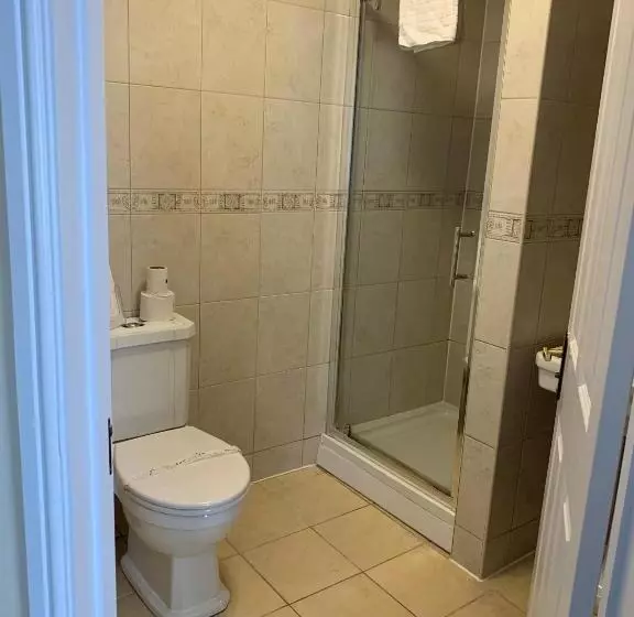Standard-huone, Peregrine House