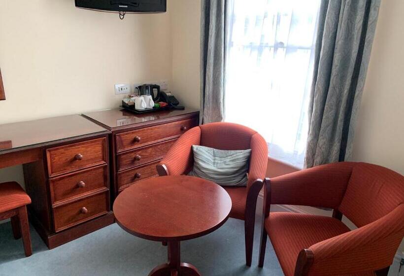 标准间, Peregrine House