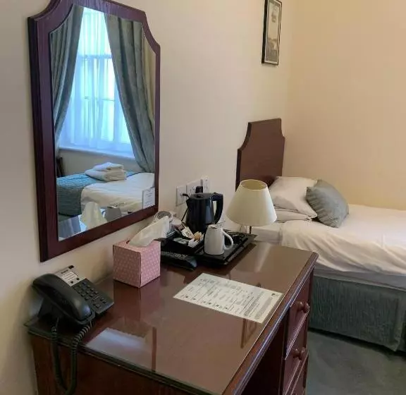 Standard Yhden Hengen Huone, Peregrine House