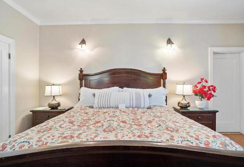 غرفة قياسية سرير كينج, Cinnamon Bear Creekside Inn