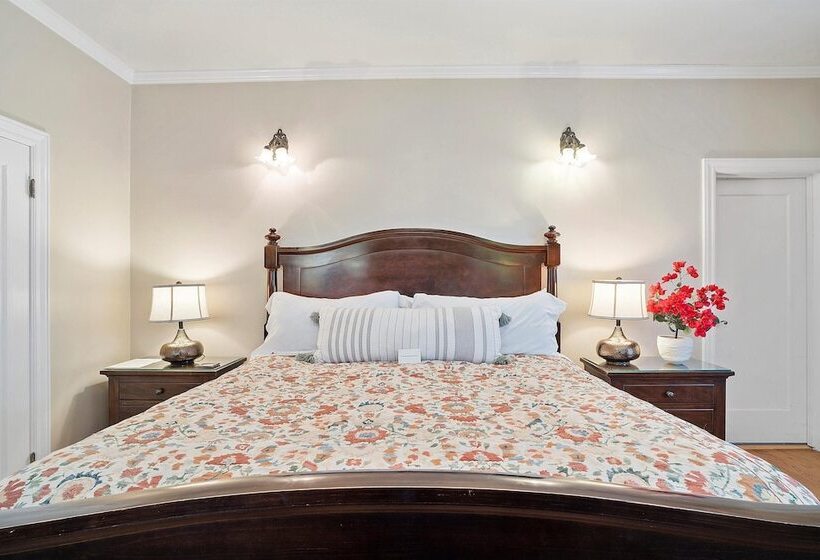 غرفة قياسية سرير كينج, Cinnamon Bear Creekside Inn