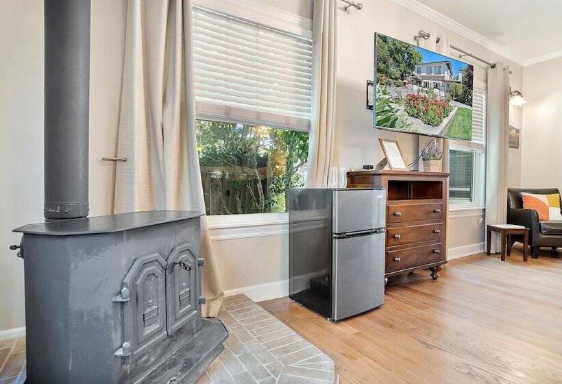 غرفة قياسية سرير كينج, Cinnamon Bear Creekside Inn