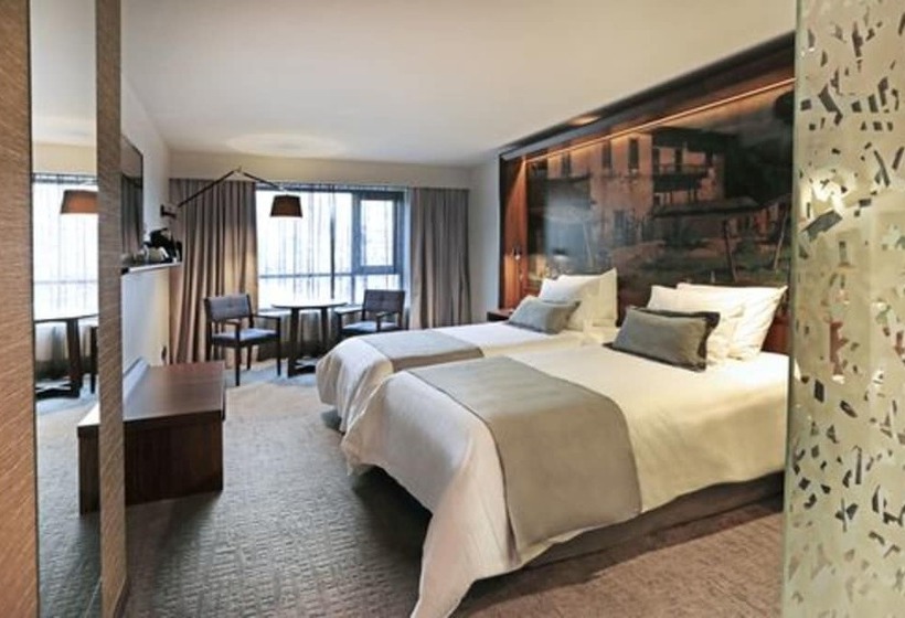 غرفة قياسية, Cumbres Lastarria