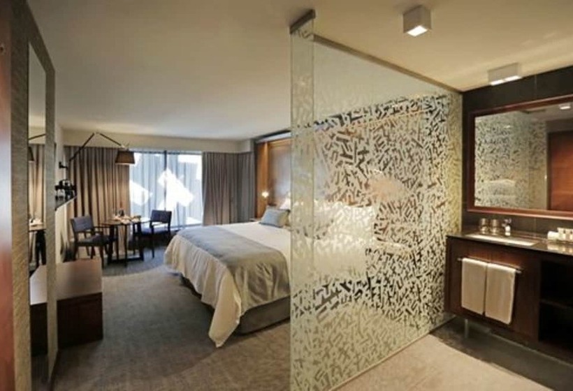 غرفة قياسية فردية, Cumbres Lastarria