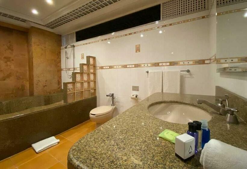 اتاق استاندارد با وان آب گرم, Escala Central Del Norte