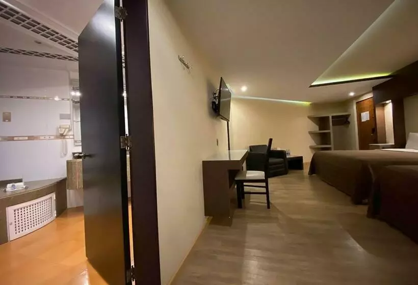 デラックスルーム, Escala Central Del Norte