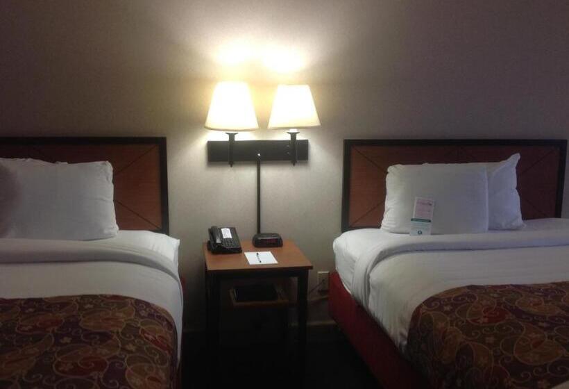 Номер Стандарт, Hawthorne Inn & Conference Center