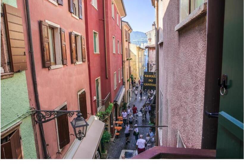 이코노미 룸, Lago Di Garda