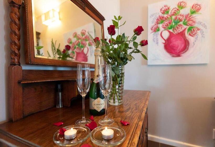 جناح, Mariner Guesthouse & Villa