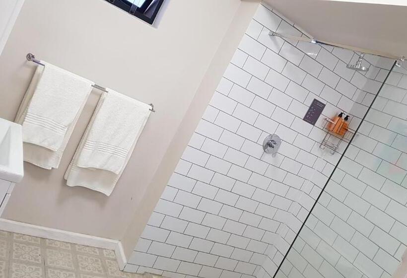 Семейные Апартаменты, Mariner Guesthouse & Villa