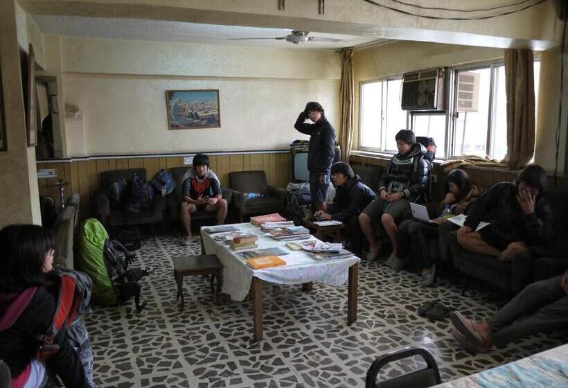 تختخواب در اتاق مشترک, Sun Rise Hotel & Hostel & Tours