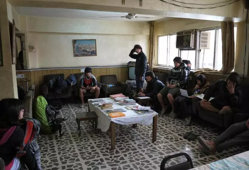 تختخواب در اتاق مشترک, Sun Rise Hotel & Hostel & Tours