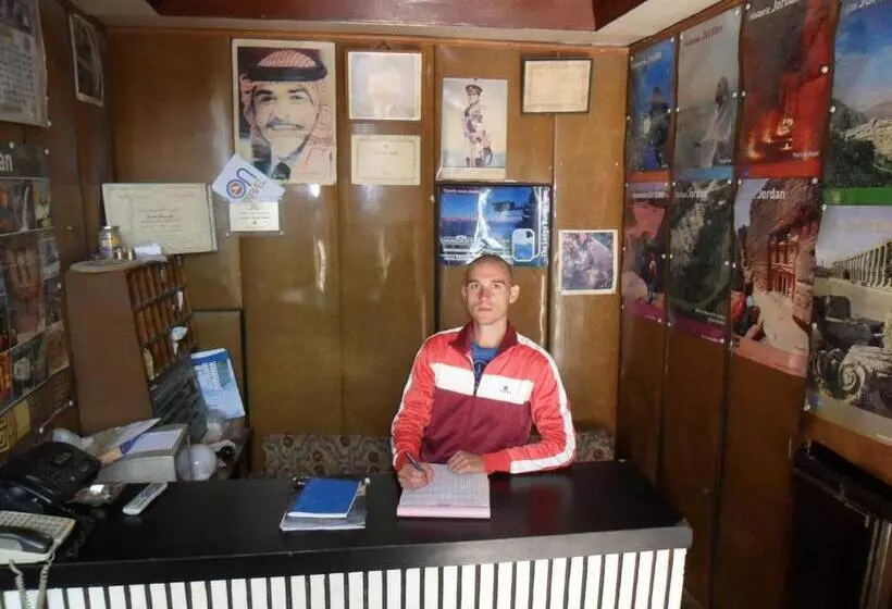 تختخواب در اتاق مشترک, Sun Rise Hotel & Hostel & Tours