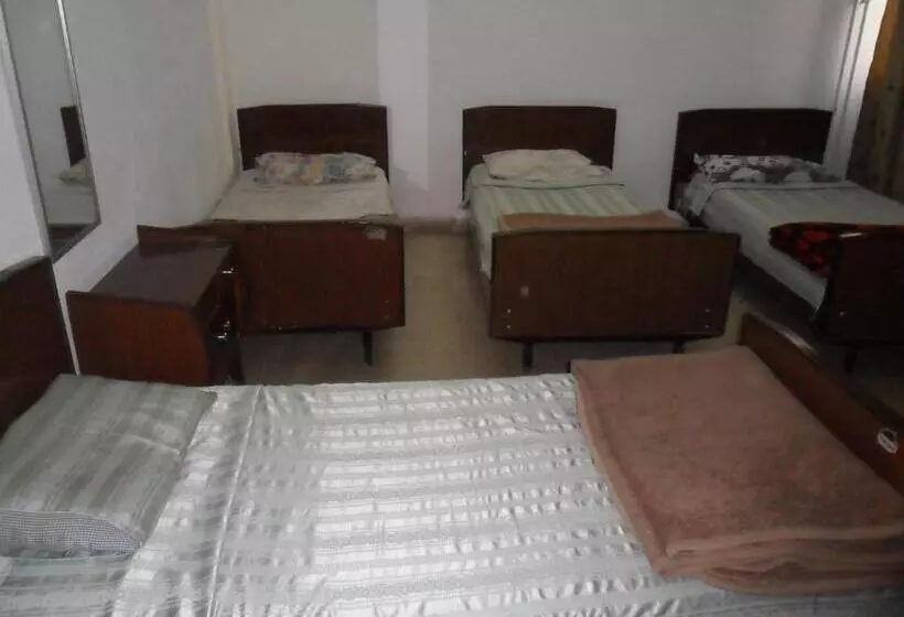 تختخواب در اتاق مشترک, Sun Rise Hotel & Hostel & Tours