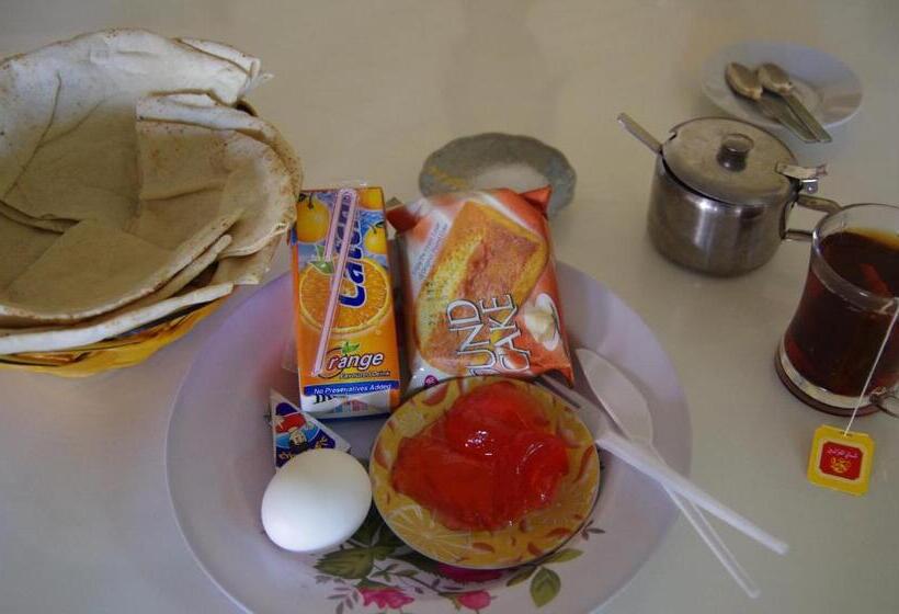 تختخواب در اتاق مشترک, Sun Rise Hotel & Hostel & Tours