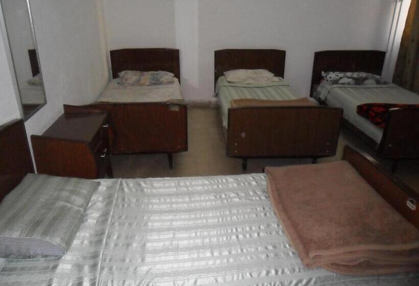 اتاق استاندارد چهار تخته, Sun Rise Hotel & Hostel & Tours