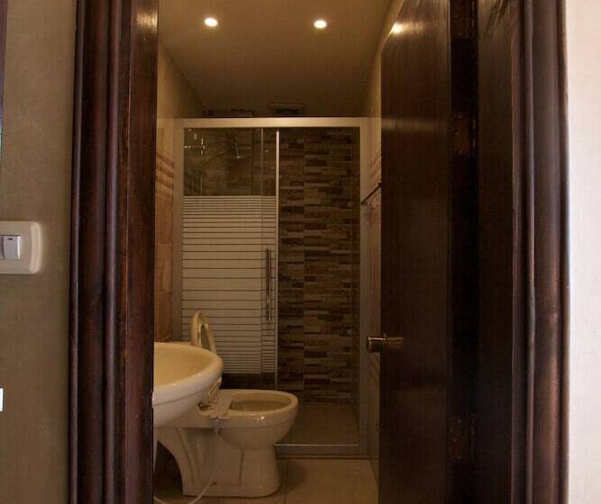 اتاق استاندارد, Sun Rise Hotel & Hostel & Tours