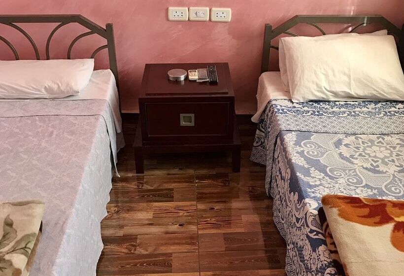 اتاق استاندارد یک نفره, Sun Rise Hotel & Hostel & Tours