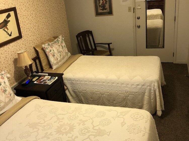 Номер Стандарт, The Courtland Hotel & Spa
