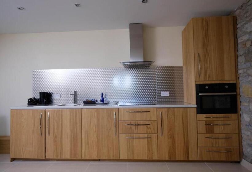 スタンダードルーム, The Great House