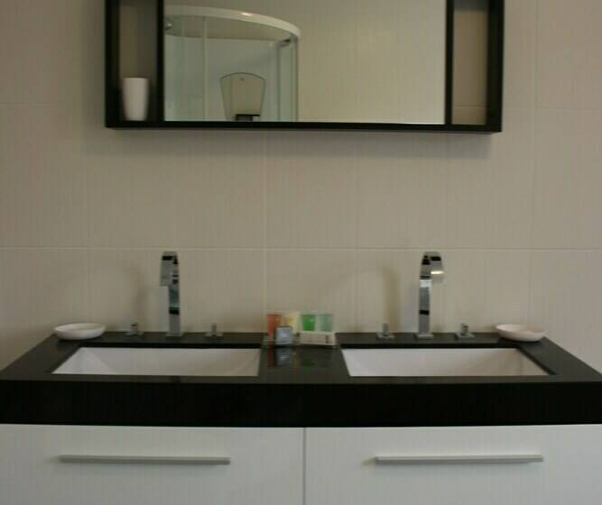 スタンダードルーム, Tower House