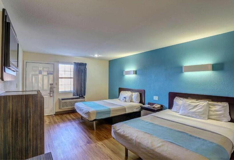 Номер Стандарт, Motel 6 Dickson, Tn