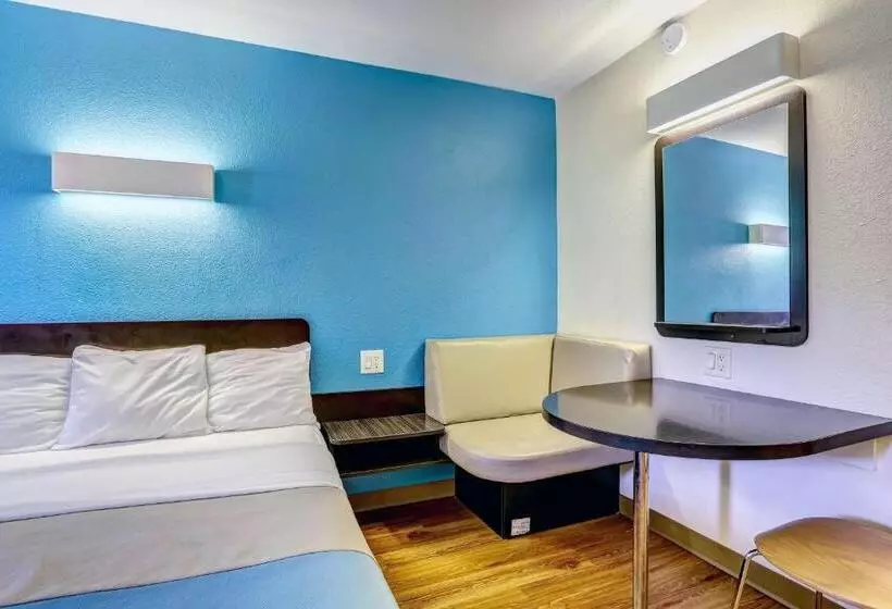 キングサイズベッドのスタンダードルーム, Motel 6 Dickson, Tn