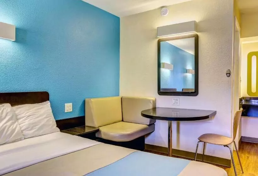 キングサイズベッドのスタンダードルーム, Motel 6 Dickson, Tn