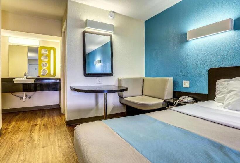 Номер Стандарт Кровать Кинг Адаптированный для Инвалидов, Motel 6 Dickson, Tn