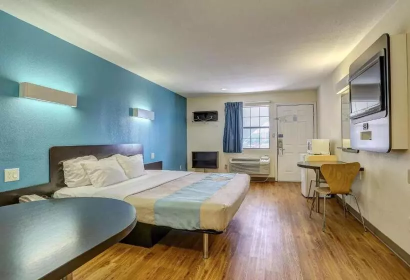 デラックスルーム, Motel 6 Dickson, Tn