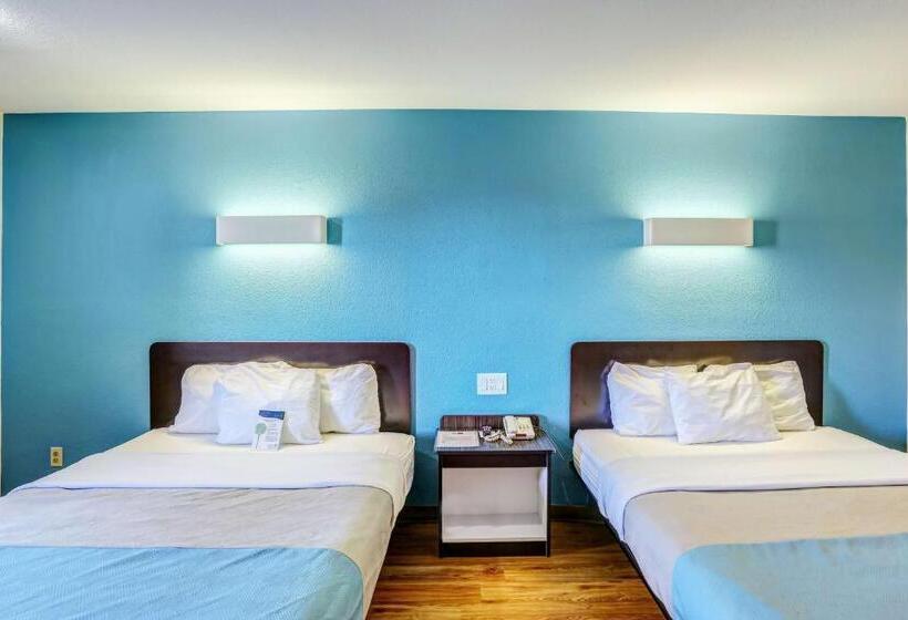 غرفة قياسية لذوى الاحتياجات الخاصة, Motel 6 Dickson, Tn