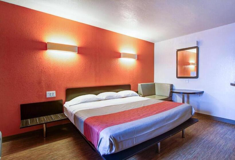 스탠다드 룸 킹사이즈 침대, Motel 6 Richfield, Oh