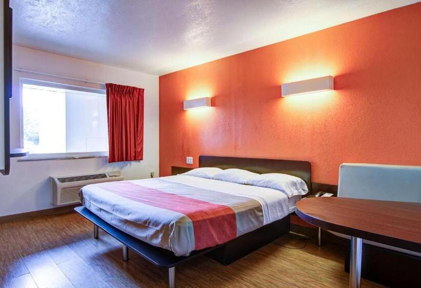 장애인을 위한 스탠다드 룸, Motel 6 Richfield, Oh