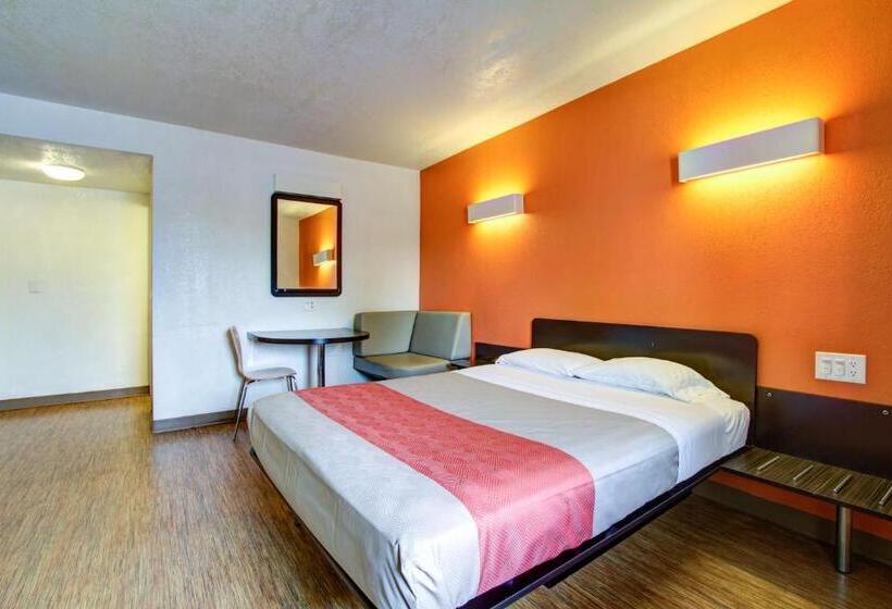 장애인을 위한 스탠다드 룸, Motel 6 Richfield, Oh