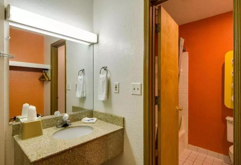 اتاق استاندارد چهار تخته, Motel 6waukegan, Il
