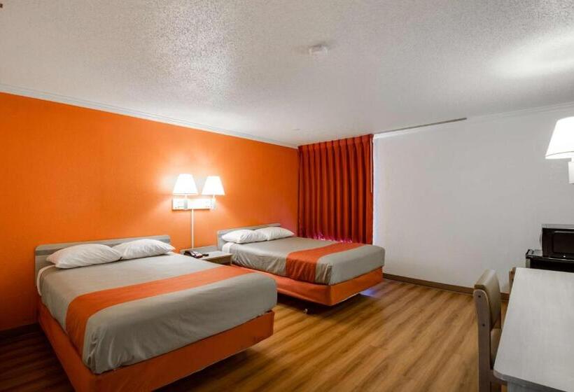 غرفة قياسية رباعية, Motel 6waukegan, Il