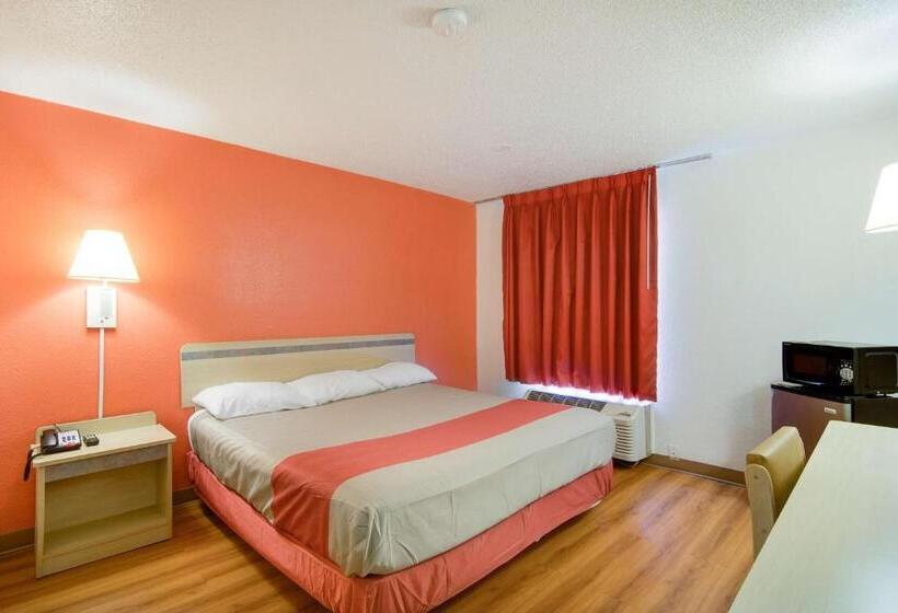 غرفة قياسية سرير كينج, Motel 6waukegan, Il