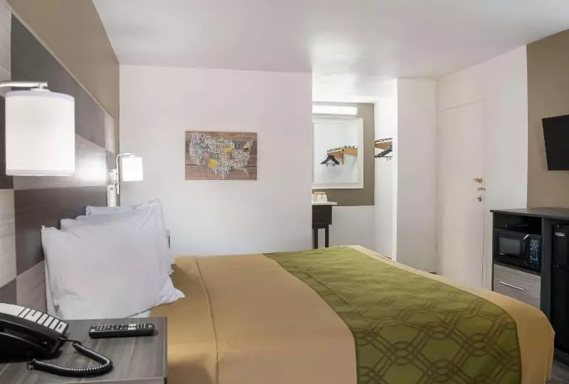 キングサイズベッドのスタンダードルーム, Econo Lodge