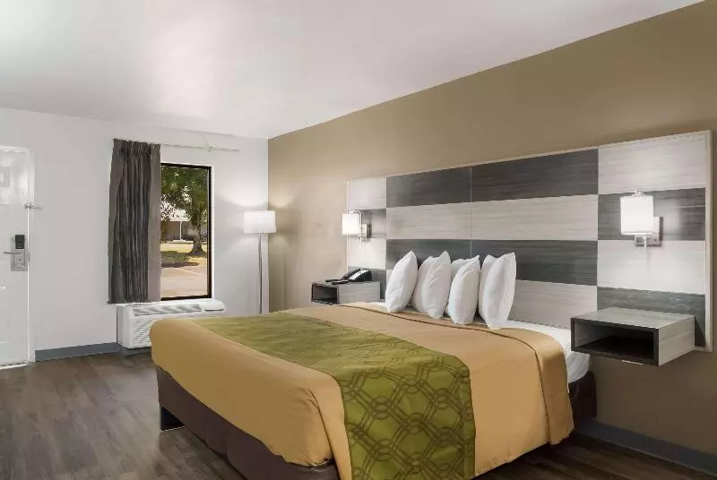 キングサイズベッドのスタンダードルーム, Econo Lodge